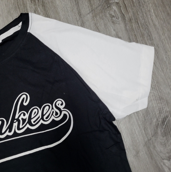 MLB - Yankees Women Tee shirts (M) - Picture 6 of 15